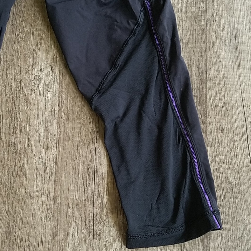 Lululemon Beach Runner Black Crop Tie Leggings 6 - Picture 12 of 13